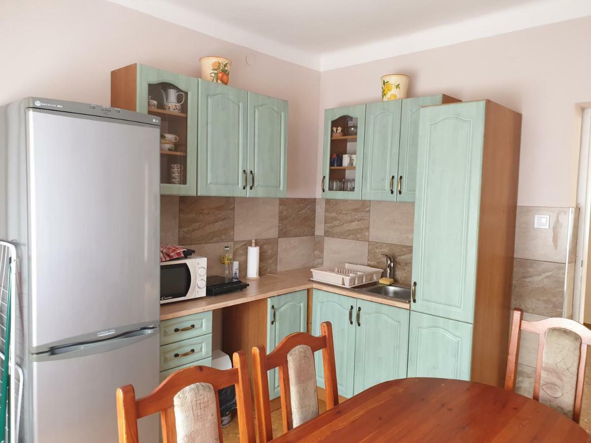 Edina Apartman Balatonlelle Exterior foto